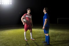 De kapiteins die van het voetbalteam na de wereldbekergelijke spreken royalty-vrije stock foto's De kapiteins die van het voetbalteam na de wereldbekergelijke spreken royalty-vrije stock foto's