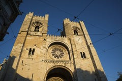 De Kathedraalvoorgevel van Lissabon, Portugal stock foto De Kathedraalvoorgevel van Lissabon, Portugal stock foto