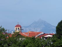 De kerk in Sarti en zet Athos, Griekenland op royalty-vrije stock foto De kerk in Sarti en zet Athos, Griekenland op royalty-vrije stock foto