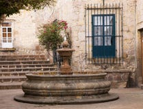 De kleine Fontein Morelia Mexico van het Plein van de Binnenplaats royalty-vrije stock foto De kleine Fontein Morelia Mexico van het Plein van de Binnenplaats royalty-vrije stock foto