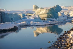 De Lagune van de Jokulsarlongletsjer in de Winter van IJsland stock afbeeldingen De Lagune van de Jokulsarlongletsjer in de Winter van IJsland stock afbeeldingen