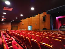 De lege theaterzaal - verstralers royalty-vrije stock afbeelding De lege theaterzaal - verstralers royalty-vrije stock afbeelding