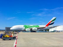 De Luchtvaartlijna380 straal van emiraten op Tarmac royalty-vrije stock afbeelding De Luchtvaartlijna380 straal van emiraten op Tarmac royalty-vrije stock afbeelding