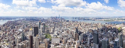 De mening van het zuidenpanorama van het Empire State Building met Lower Manhattan en One World Trade Center, New York, Verenigde stock foto De mening van het zuidenpanorama van het Empire State Building met Lower Manhattan en One World Trade Center, New York, Verenigde stock foto