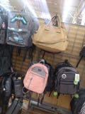 De nouveau aux accessoires d'école et plus image stock De nouveau aux accessoires d'école et plus image stock