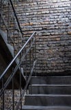 De oude achtergrond van de grungebakstenen muur met treden royalty-vrije stock afbeelding De oude achtergrond van de grungebakstenen muur met treden royalty-vrije stock afbeelding