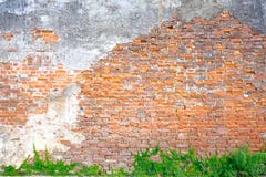 De oude de bouwmuur die slakken van cement heeft maakt erachter de baksteen buitenbakstenen muren oude die gebouwen met pleister stock fotografie De oude de bouwmuur die slakken van cement heeft maakt erachter de baksteen buitenbakstenen muren oude die gebouwen met pleister stock fotografie