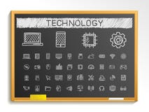 De pictogrammen van de de tekeningslijn van de technologiehand het tekenillustratie van de krijtschets op bord stock illustratie De pictogrammen van de de tekeningslijn van de technologiehand het tekenillustratie van de krijtschets op bord stock illustratie