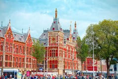 De Post van Amsterdam Centraal Het ` s de belangrijkste spoorweg st van Amsterdam ` s stock afbeeldingen De Post van Amsterdam Centraal Het ` s de belangrijkste spoorweg st van Amsterdam ` s stock afbeeldingen