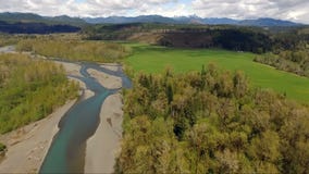 De Rivier Olympische Bergketen Washington State van South Fork Skokomish stock videobeelden De Rivier Olympische Bergketen Washington State van South Fork Skokomish stock videobeelden