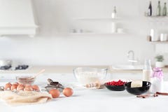 De rustieke keuken met eieren stock fotografie De rustieke keuken met eieren stock fotografie