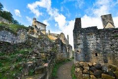 De ruïne van het Medivalkasteel in Dordogne royalty-vrije stock afbeelding De ruïne van het Medivalkasteel in Dordogne royalty-vrije stock afbeelding