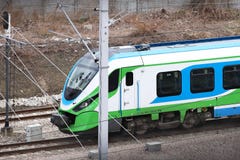De samenstelling van de moderne trein op het platform van het Lviv-station Infrastructuur snel vervoer High-tech royalty-vrije stock foto's De samenstelling van de moderne trein op het platform van het Lviv-station Infrastructuur snel vervoer High-tech royalty-vrije stock foto's