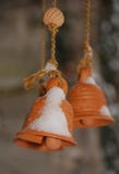 De sneeuw Klokken van het Terracotta stock foto's De sneeuw Klokken van het Terracotta stock foto's