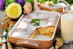 De Spons van karamelapple bakt (Pudding) royalty-vrije stock foto's De Spons van karamelapple bakt (Pudding) royalty-vrije stock foto's