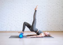 De training van Pilates E stock foto's De training van Pilates E stock foto's