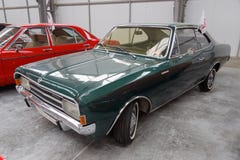 De uitstekende auto van Opel Rekord C - Voorraadbeeld royalty-vrije stock afbeeldingen De uitstekende auto van Opel Rekord C - Voorraadbeeld royalty-vrije stock afbeeldingen