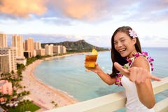 De vakantie van Hawaï - Mai Tai en Aloha-geestvrouw Stock Foto De vakantie van Hawaï - Mai Tai en Aloha-geestvrouw Stock Foto