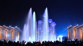 de verlichting van de muziekfontein toont partij royalty-vrije stock foto's de verlichting van de muziekfontein toont partij royalty-vrije stock foto's