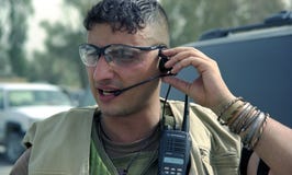 De verschillende militairmensen behandelen persoonlijke zaken royalty-vrije stock afbeeldingen De verschillende militairmensen behandelen persoonlijke zaken royalty-vrije stock afbeeldingen