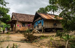 De Vietnamese Huisvesting van het Landbouwbedrijfdorp royalty-vrije stock afbeeldingen De Vietnamese Huisvesting van het Landbouwbedrijfdorp royalty-vrije stock afbeeldingen