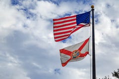De vlag van de staat van Florida met Amerikaanse vlag royalty-vrije stock foto's De vlag van de staat van Florida met Amerikaanse vlag royalty-vrije stock foto's