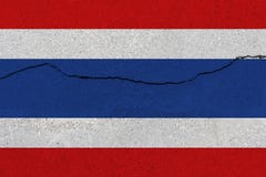 De vlag van Thailand op concrete muur met barst stock afbeelding De vlag van Thailand op concrete muur met barst stock afbeelding