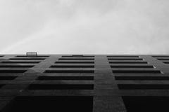 De zwart-witte bouw stock afbeelding De zwart-witte bouw stock afbeelding
