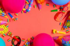 Decoração brilhante para um aniversário, um partido, um festival ou um carnaval imagem de stock Decoração brilhante para um aniversário, um partido, um festival ou um carnaval imagem de stock
