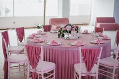 Decoração das tabelas no casamento fotografia de stock Decoração das tabelas no casamento fotografia de stock