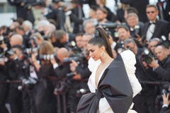 Deepika Padukone присутствует на скрининге стоковые фотографии rf Deepika Padukone присутствует на скрининге стоковые фотографии rf