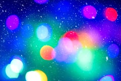 Defocused красочные ligths рождественской елки Пестротканые света bokeh во время снежности Стоковые Фото Defocused красочные ligths рождественской елки Пестротканые света bokeh во время снежности Стоковые Фото