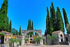 Degli Italiani Vittoriale στην πόλη Ιταλία Gardone Riviera στοκ φωτογραφία με δικαίωμα ελεύθερης χρήσης Degli Italiani Vittoriale στην πόλη Ιταλία Gardone Riviera στοκ φωτογραφία με δικαίωμα ελεύθερης χρήσης