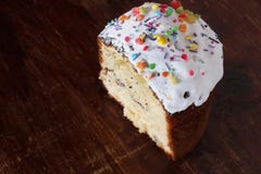 dekorativ easter för brödcake tradition festligt bröd Vit fuskverkpaj fotografering för bildbyråer dekorativ easter för brödcake tradition festligt bröd Vit fuskverkpaj fotografering för bildbyråer