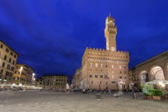 Della Signoria della piazza alla notte, Firenze, Italia fotografie stock Della Signoria della piazza alla notte, Firenze, Italia fotografie stock