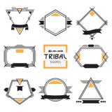 Den blandade moderna stam- ut linjen former, etiketter och emblem ställde in vektor illustrationer Den blandade moderna stam- ut linjen former, etiketter och emblem ställde in vektor illustrationer
