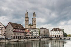 Den Grossmunster kyrkan av Zurich royaltyfria foton Den Grossmunster kyrkan av Zurich royaltyfria foton