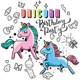 Den gulliga enhörningsamlingen med magiska objekt, regnbågen, fe påskyndar, kristaller, moln, dryck Hand dragen linje stil royaltyfri illustrationer Den gulliga enhörningsamlingen med magiska objekt, regnbågen, fe påskyndar, kristaller, moln, dryck Hand dragen linje stil royaltyfri illustrationer