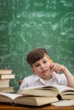 Denkender Schüler stockbild Denkender Schüler stockbild