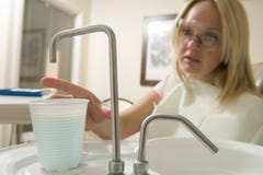 dental exam reaching room water woman στοκ εικόνες με δικαίωμα ελεύθερης χρήσης dental exam reaching room water woman στοκ εικόνες με δικαίωμα ελεύθερης χρήσης