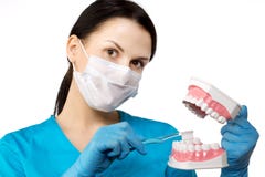 Dentysta Z narzędziami Dentysta pojęcie dentystyka, bieleje zdjęcia royalty free Dentysta Z narzędziami Dentysta pojęcie dentystyka, bieleje zdjęcia royalty free