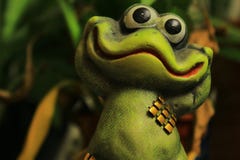 Der Frosch lächelnd und glücklich stockbild Der Frosch lächelnd und glücklich stockbild