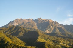 Der Kinabalu von Sabah während der Tageszeit stockbild Der Kinabalu von Sabah während der Tageszeit stockbild