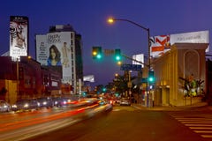 Der Sonnenuntergang-Streifen im Westhollywood-Bereich stockbilder Der Sonnenuntergang-Streifen im Westhollywood-Bereich stockbilder