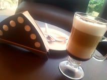 Descanso para tomar café después del trabajo imagen de archivo Descanso para tomar café después del trabajo imagen de archivo