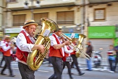 Desfile durante el festival de Las Fallas foto de archivo libre de regalías Desfile durante el festival de Las Fallas foto de archivo libre de regalías