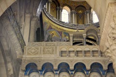 Detaljer av kupolen av Catholiconen, kyrka av den heliga griften, Jerusalem, Israel arkivbild Detaljer av kupolen av Catholiconen, kyrka av den heliga griften, Jerusalem, Israel arkivbild