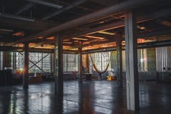 Detroit, Michigan, il 18 maggio 2018: Dentro la vista del piano abbandonato del sottotetto a Detroit Vita di città di manifestazi fotografia stock Detroit, Michigan, il 18 maggio 2018: Dentro la vista del piano abbandonato del sottotetto a Detroit Vita di città di manifestazi fotografia stock