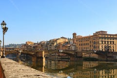 Dettaglio del duomo Santa Maria del Fiore e battistero di San Giovanni, in FirenzeBeautiful Firenze, Ponte Vecchio fotografia stock libera da diritti Dettaglio del duomo Santa Maria del Fiore e battistero di San Giovanni, in FirenzeBeautiful Firenze, Ponte Vecchio fotografia stock libera da diritti