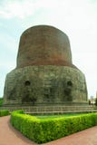 Dhamekhstupa bij Hertenpark sarnath royalty-vrije stock afbeelding Dhamekhstupa bij Hertenpark sarnath royalty-vrije stock afbeelding